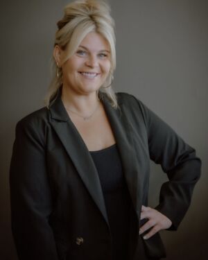 Nanci- Cosmetologist Beachside